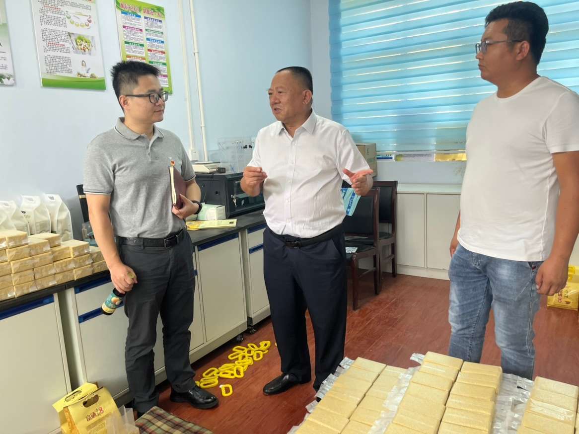 暖心！koo钱包为村庄捐赠桌椅，助力乡村振兴(图2)